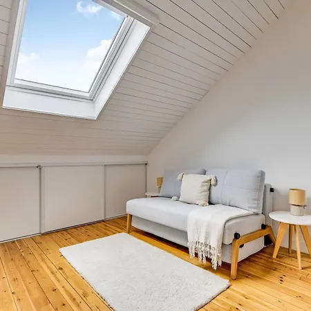 3p Duplex On The Outskirts Of Paris *